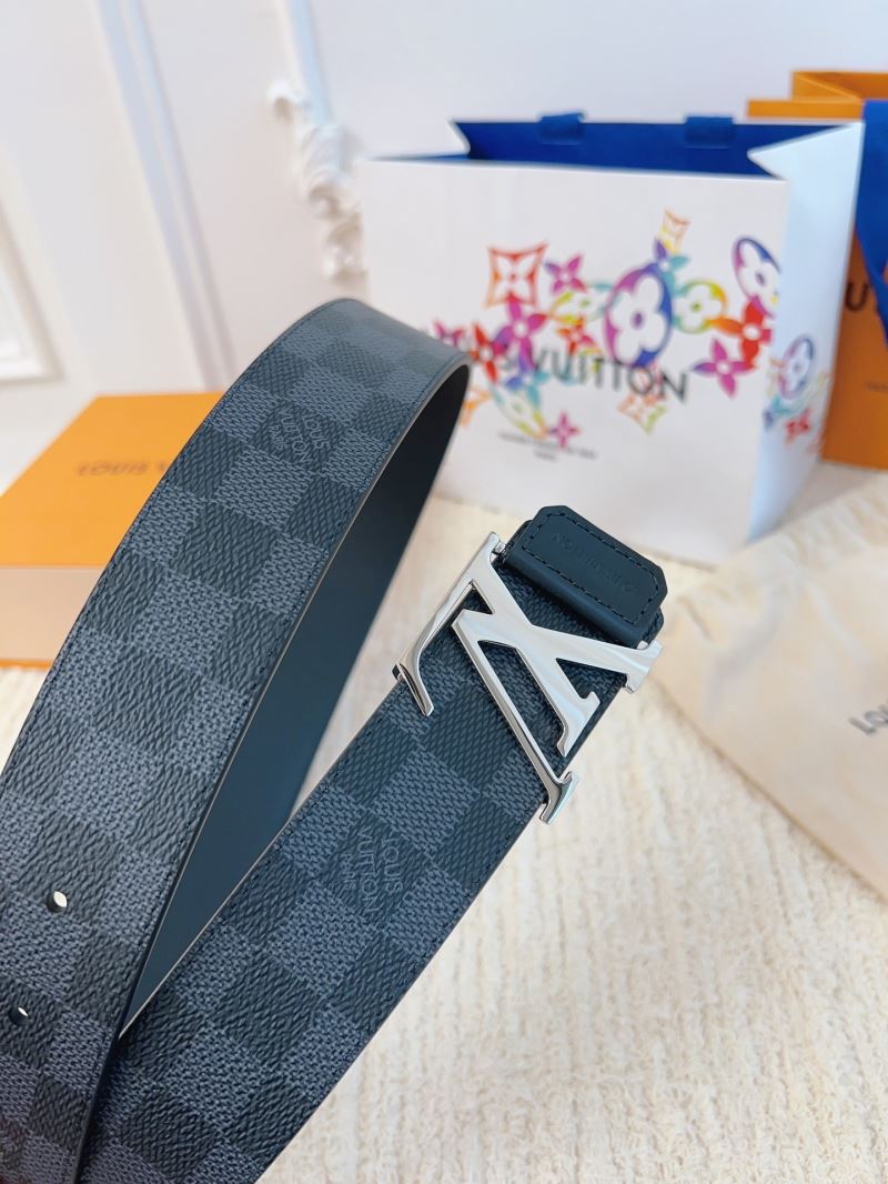 l0vis Vvtt0n belts